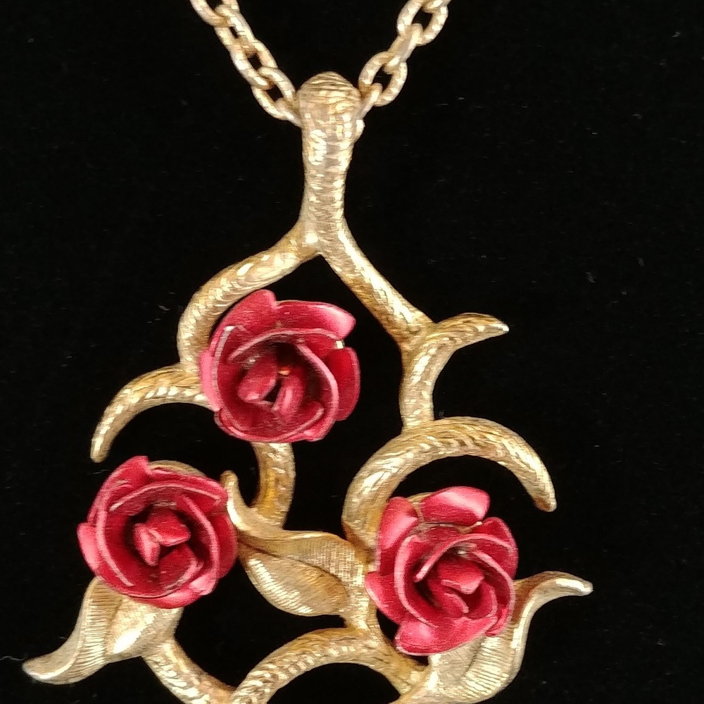 🌷🌹🌺   "Triple Rose" vintage necklace